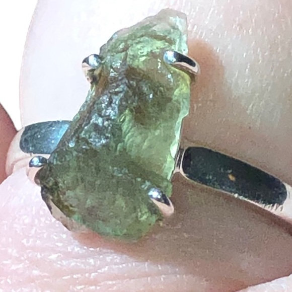 Sterling silver and genuine 👽🛸Moldavite 👽🛸free form ring size 8 - Picture 10 of 15